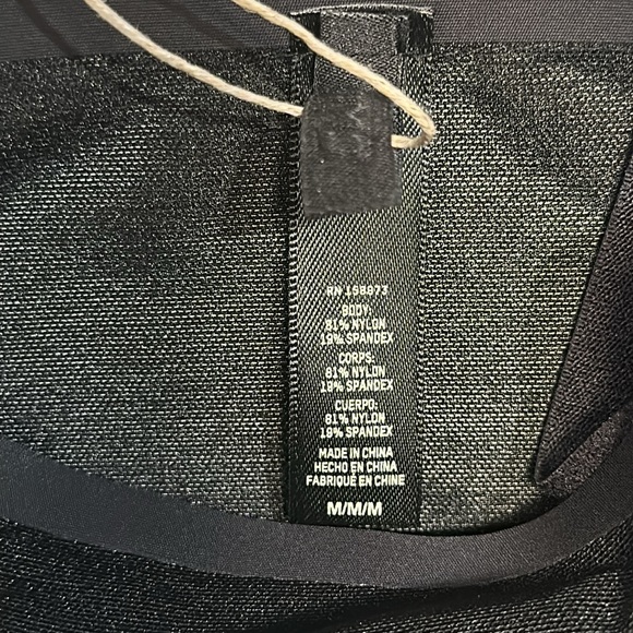 SKIMS Powermesh Bandeau Bralette In Onyx - Picture 5 of 12